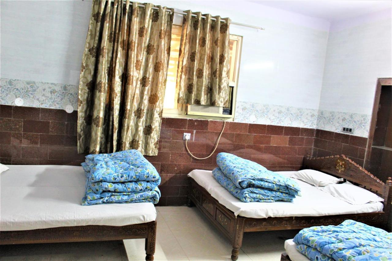 Central Guest House , Walk In Dargah & Markaz Új-Delhi Kültér fotó